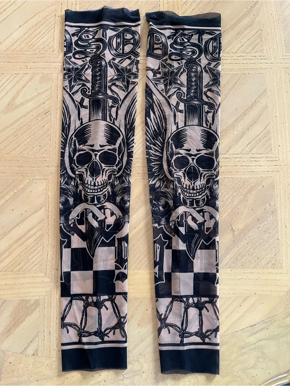 DSQUARED2 Black and Cream Graphic Arm Sleeves
